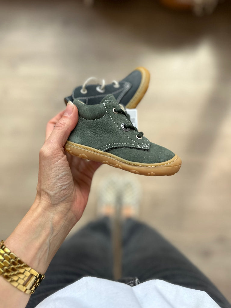 The Growing Advantage: Exploring the Benefits of Barefoot Shoes for Young Children - Acorn & Pip