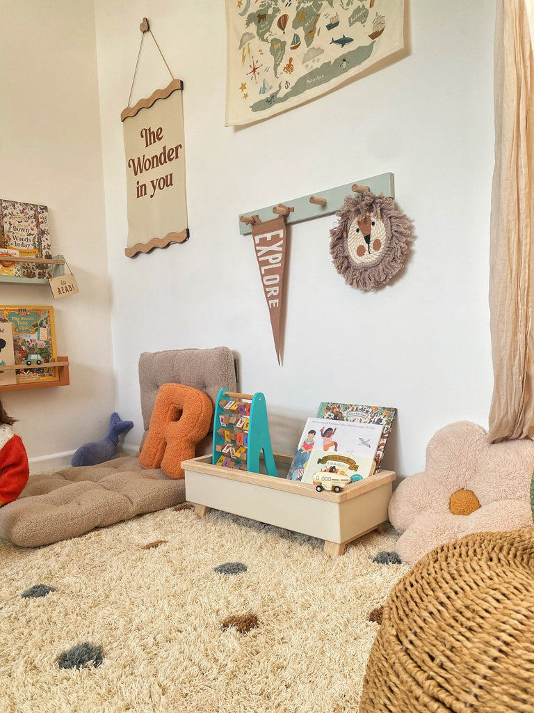 Autumn's Corner: The Colour Pop Book & Toy Trough - Acorn & Pip_Autumns Corner