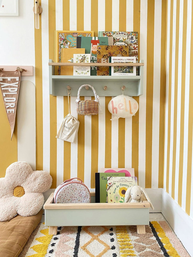 Autumn's Corner: The Colour Pop Book & Toy Trough - Acorn & Pip_Autumns Corner