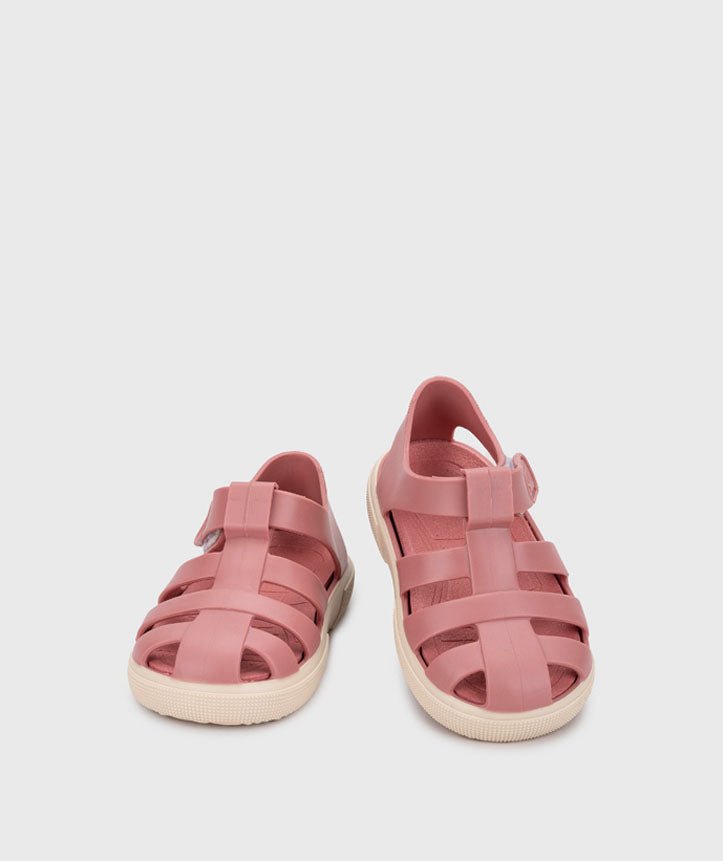 Igor: Bay - Rosa - Acorn & Pip_Igor