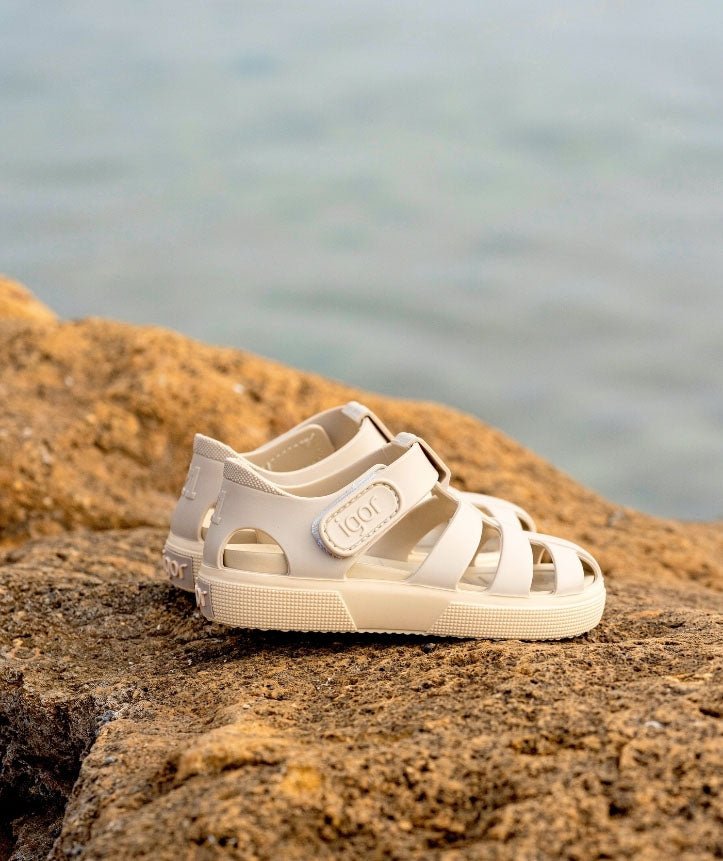 Igor: Bay - Sand - Acorn & Pip_Igor