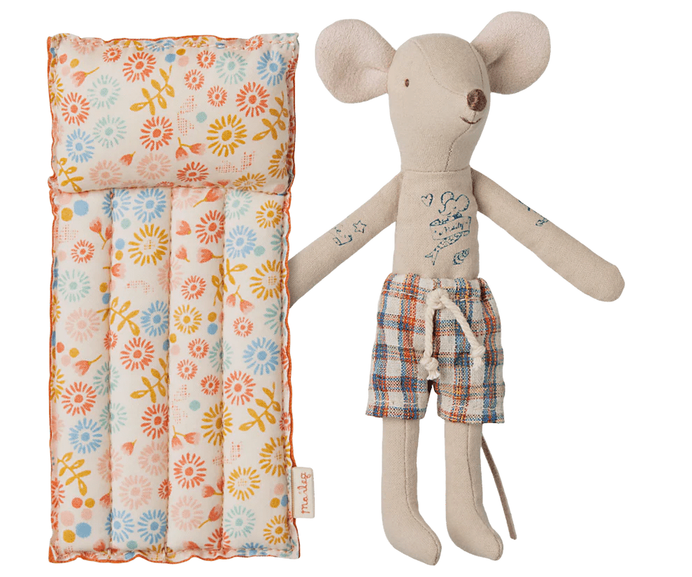 Maileg: Beach Mouse with Air Mattress - Dad (Flower) - Acorn & Pip_Maileg