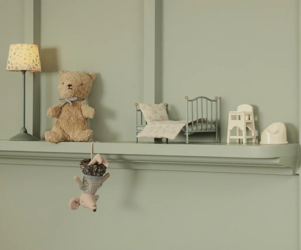 Maileg: Vintage bed, Mouse - Mint - Acorn & Pip_Maileg